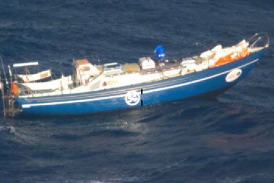 Another successful rescue during Golden Globe Race, video